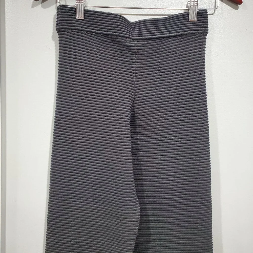 Good American Women's Straight Legged Chunky Ribbed Black Gray Leggings Size 2